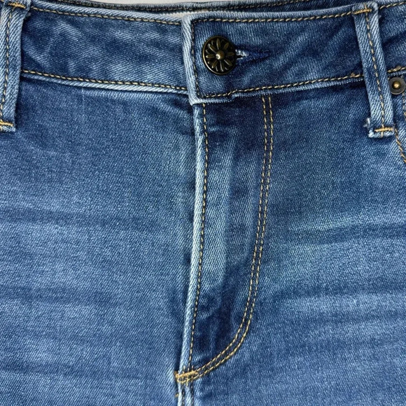 Driftwood Colette Floral Embroidery Straight Cropped Jeans - Picture 4 of 9